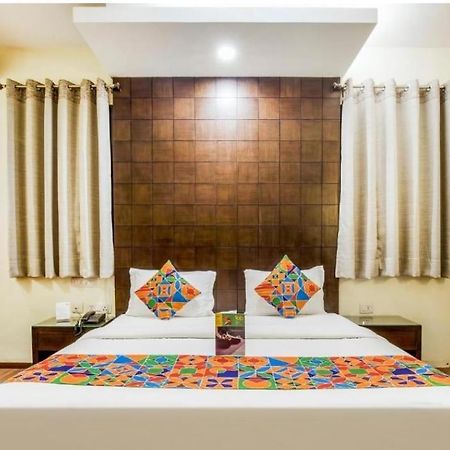 Hotel Max New Delhi Buitenkant foto
