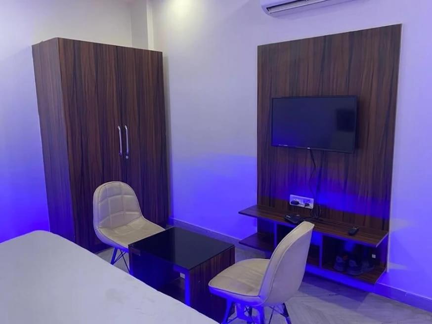 Hotel Max New Delhi Buitenkant foto