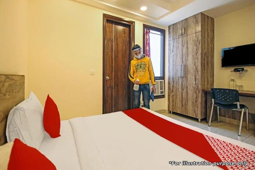 Hotel Max New Delhi Buitenkant foto
