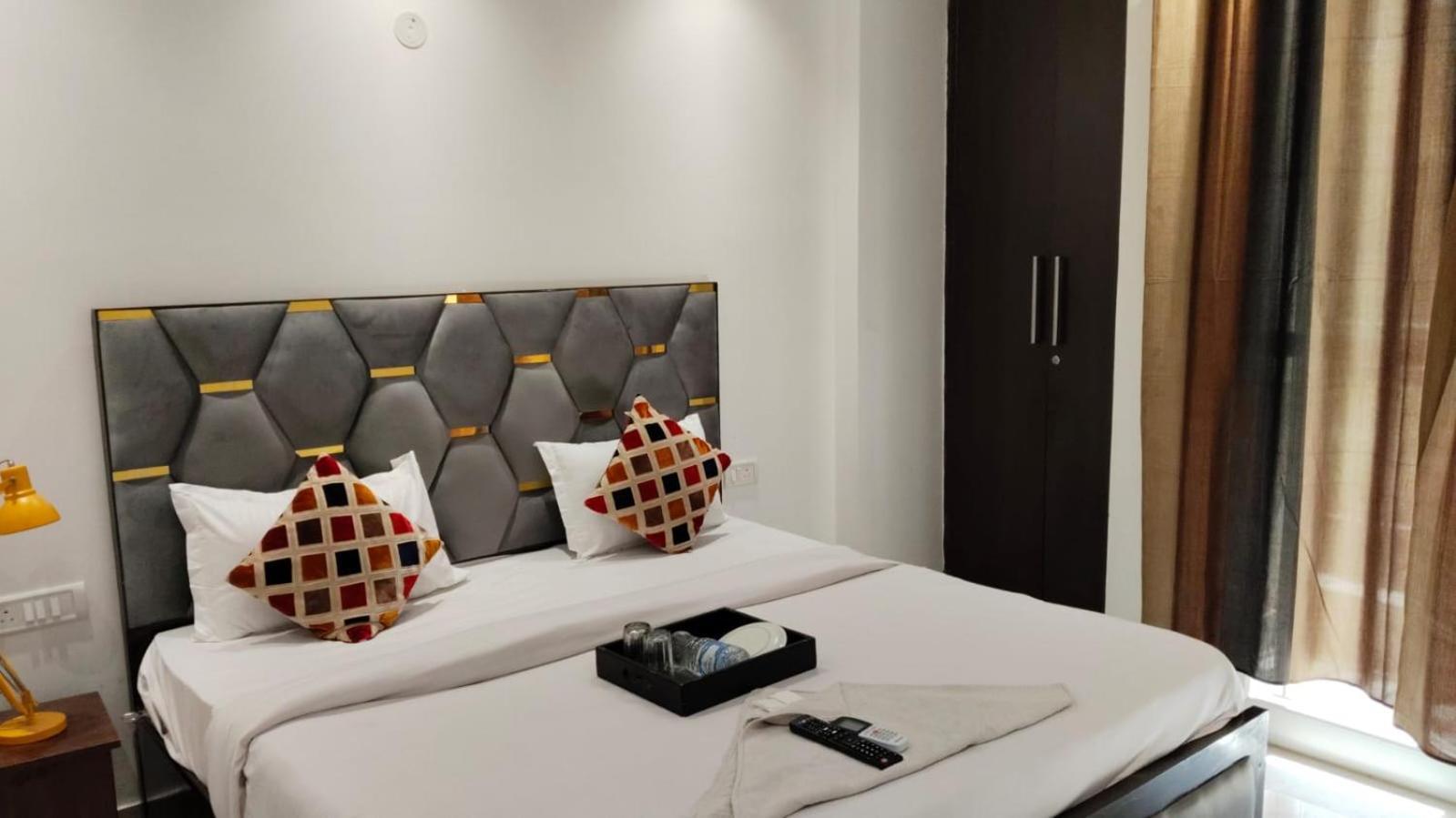Hotel Max New Delhi Buitenkant foto