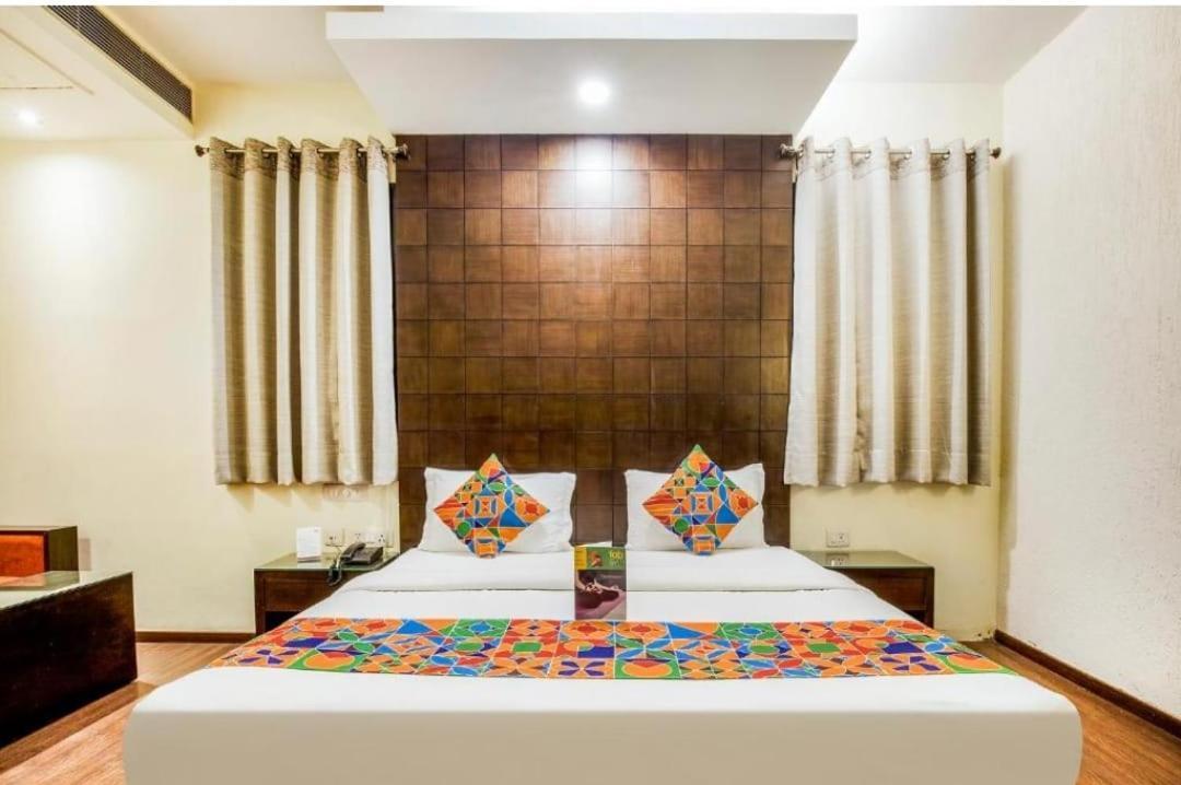 Hotel Max New Delhi Buitenkant foto